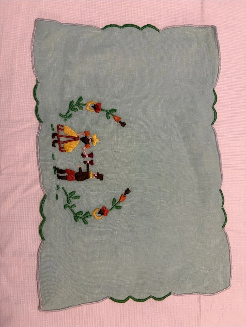 Vintage Linen Napkins - Embroidered - Cocktail Party Set/4 Madeira Folk Couple